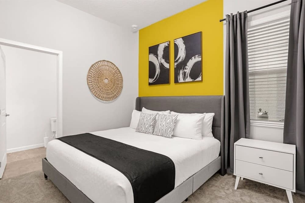 Prime Theatre Retreat - Image 48