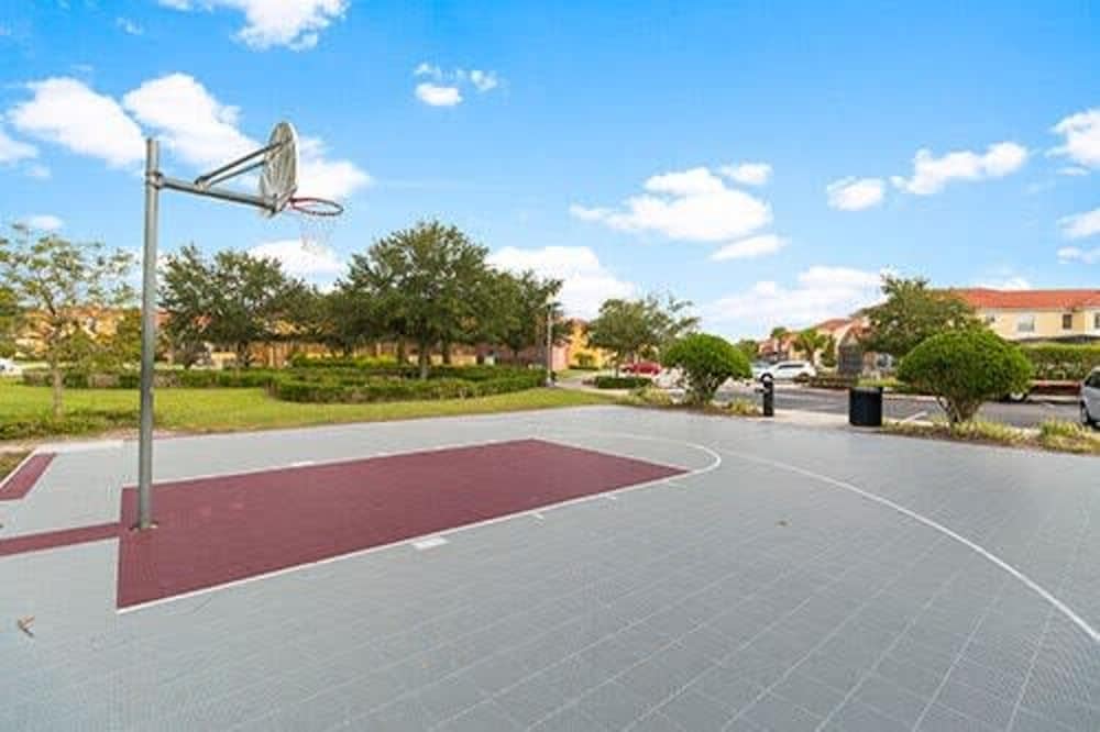 Prime Theatre Retreat - Image 63