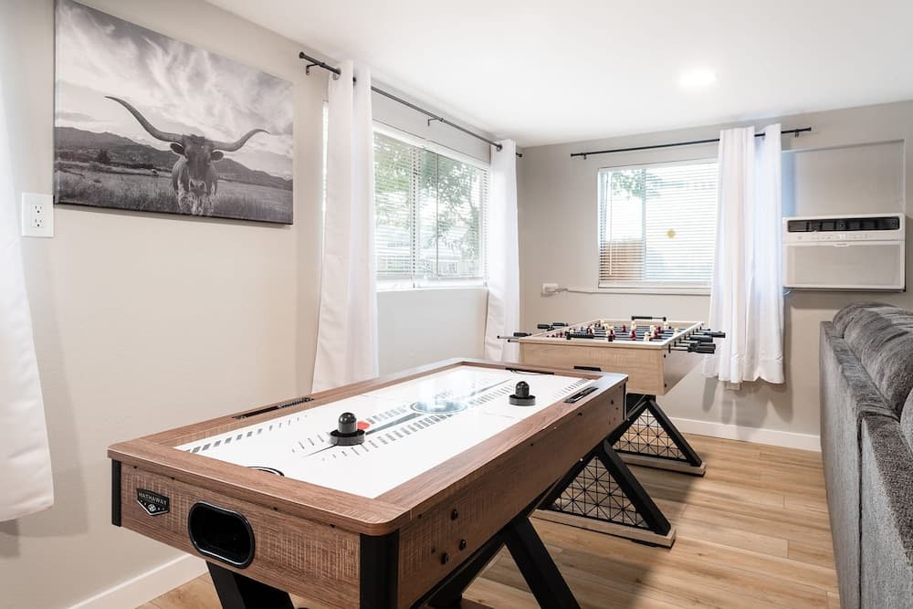 Clubhaus Corner - Image 9