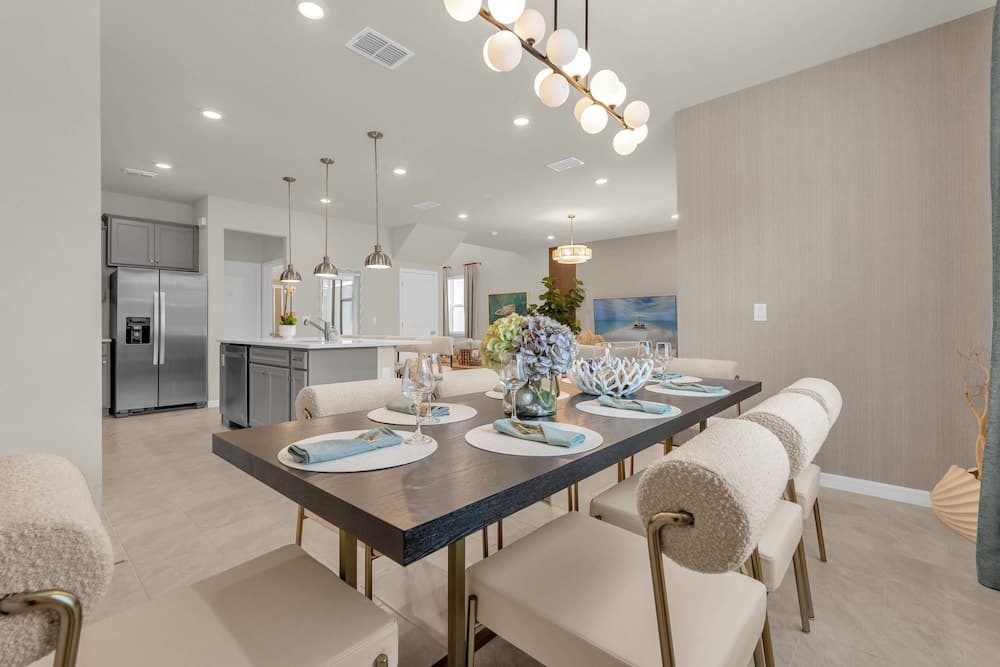 Disney Movie Mansion - Image 5