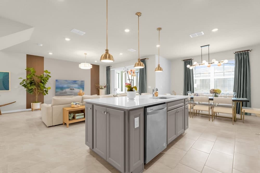 Disney Movie Mansion - Image 9