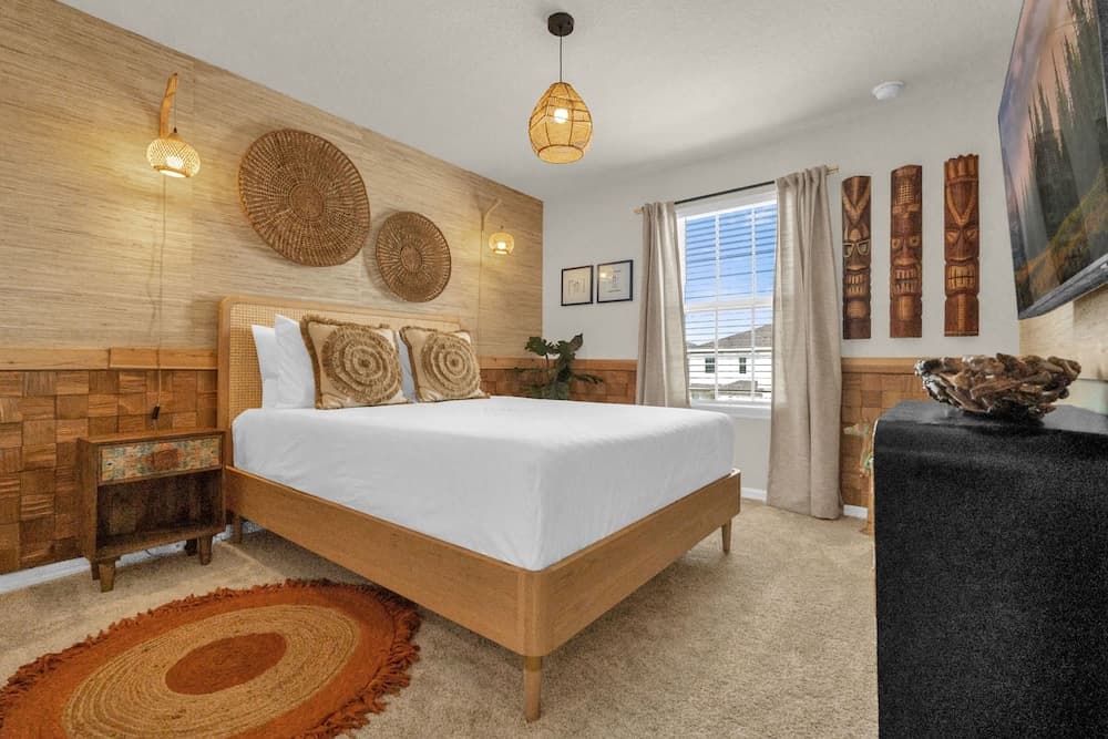 Disney Movie Mansion - Image 15