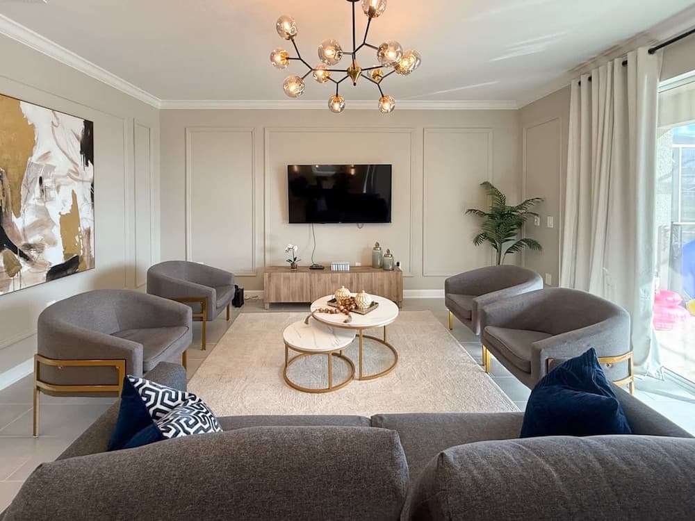 Plush Premiere - Image 4