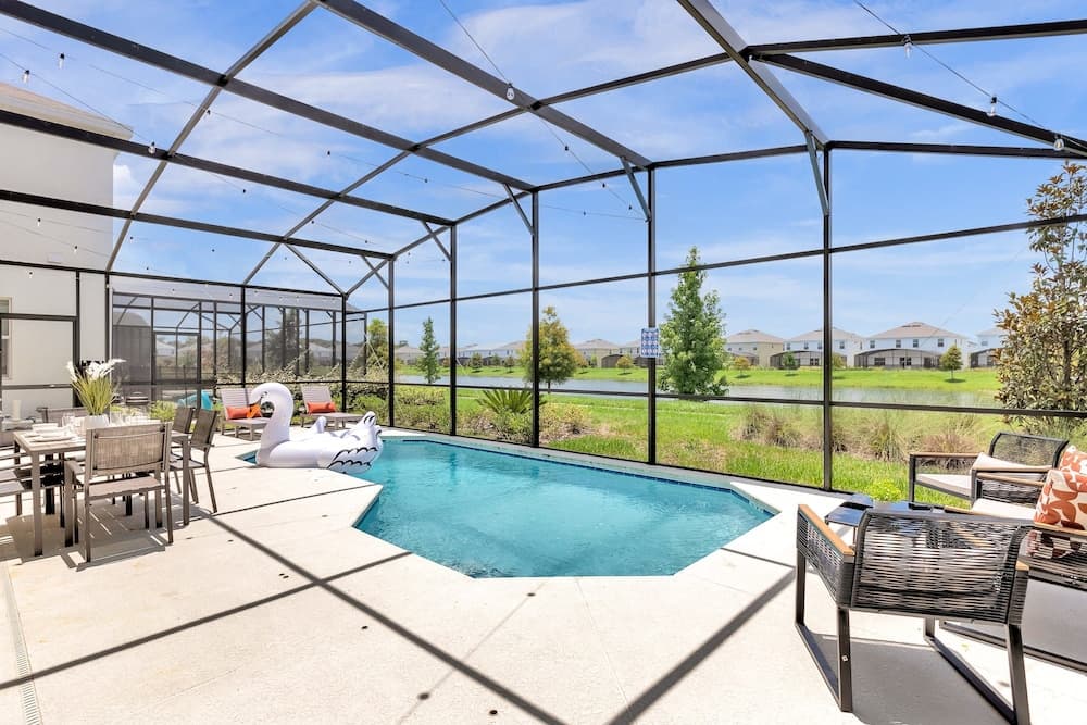 Themed Mansion - Image 2