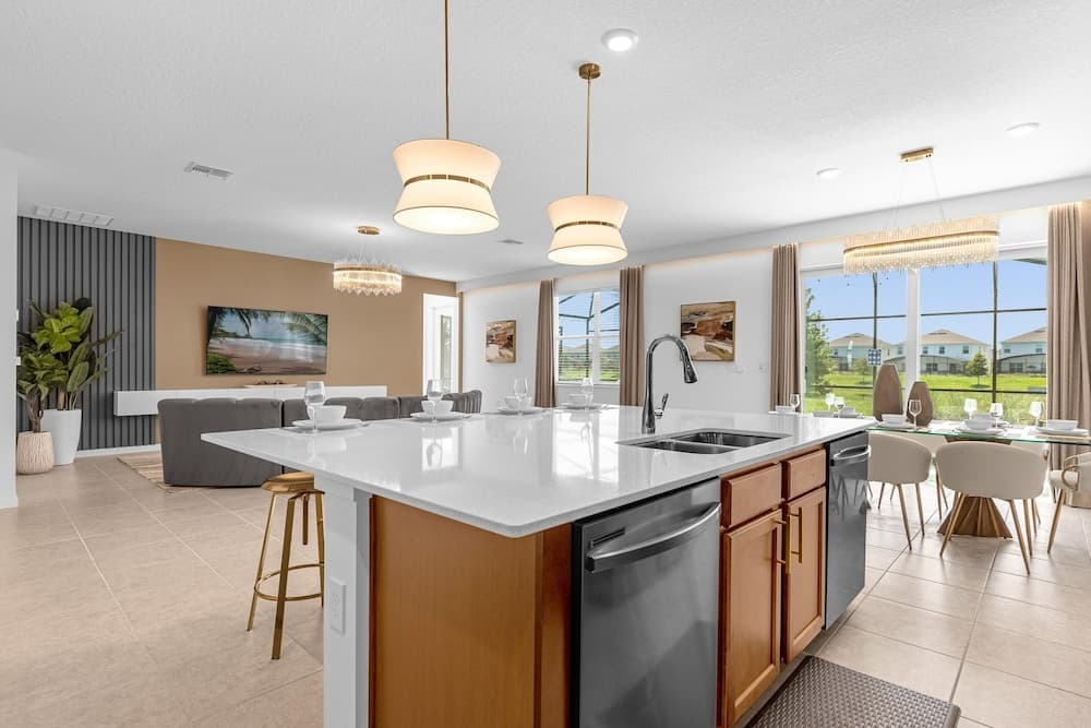 Themed Mansion - Image 8