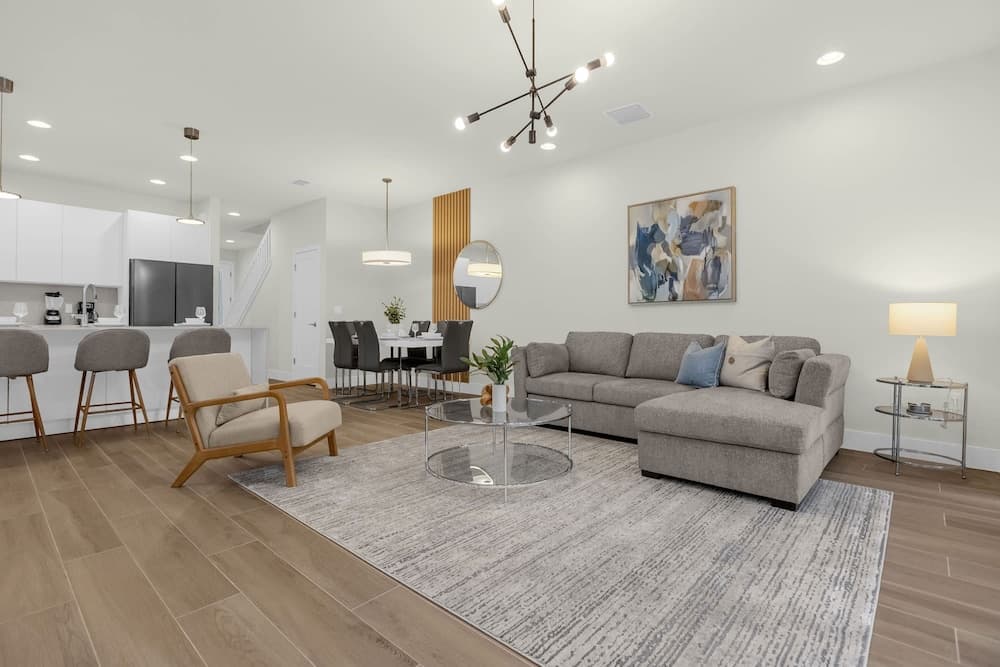 Modern Family Townhome - Image 2
