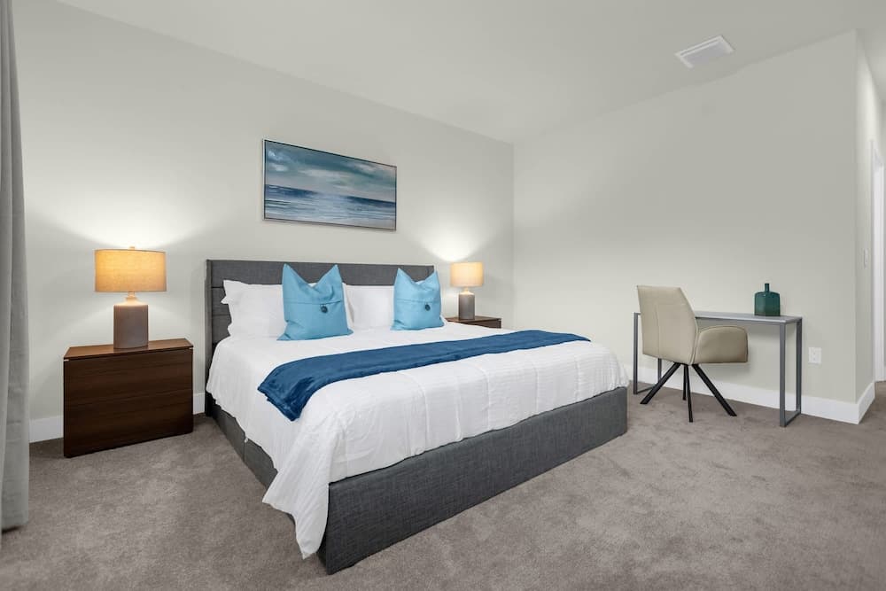 Modern Family Townhome - Image 8