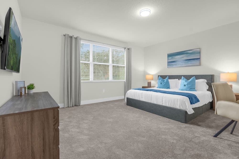 Modern Family Townhome - Image 4