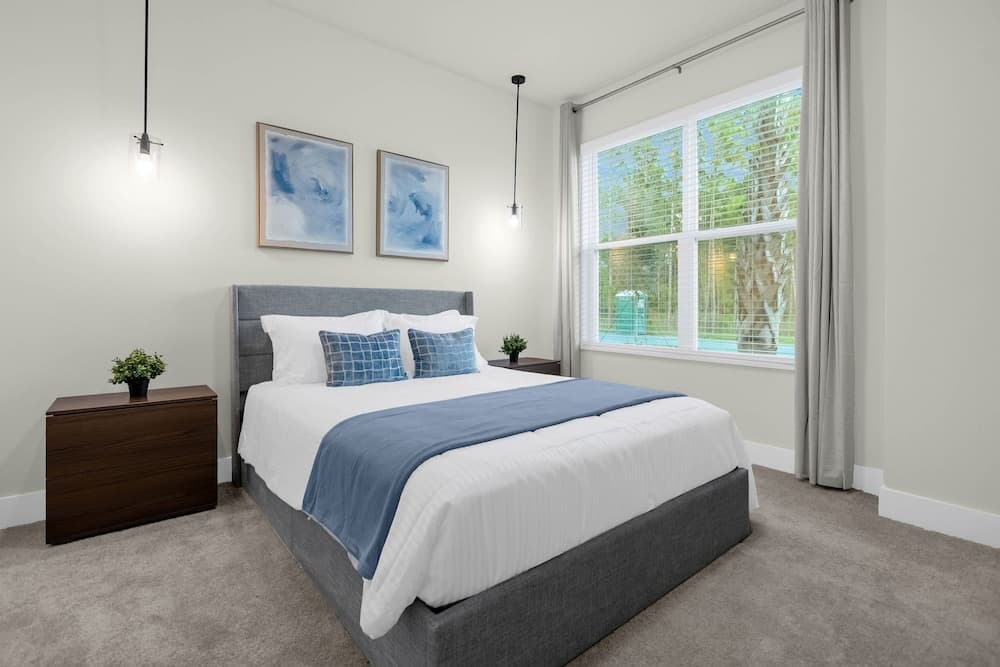 Modern Family Townhome - Image 11