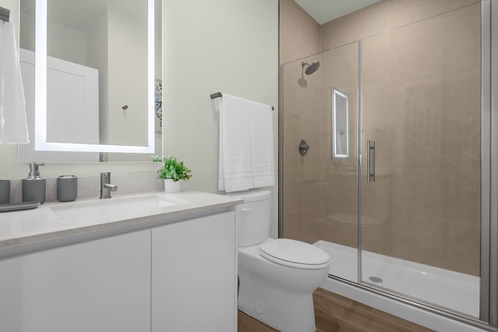 Modern Family Townhome - Image 16