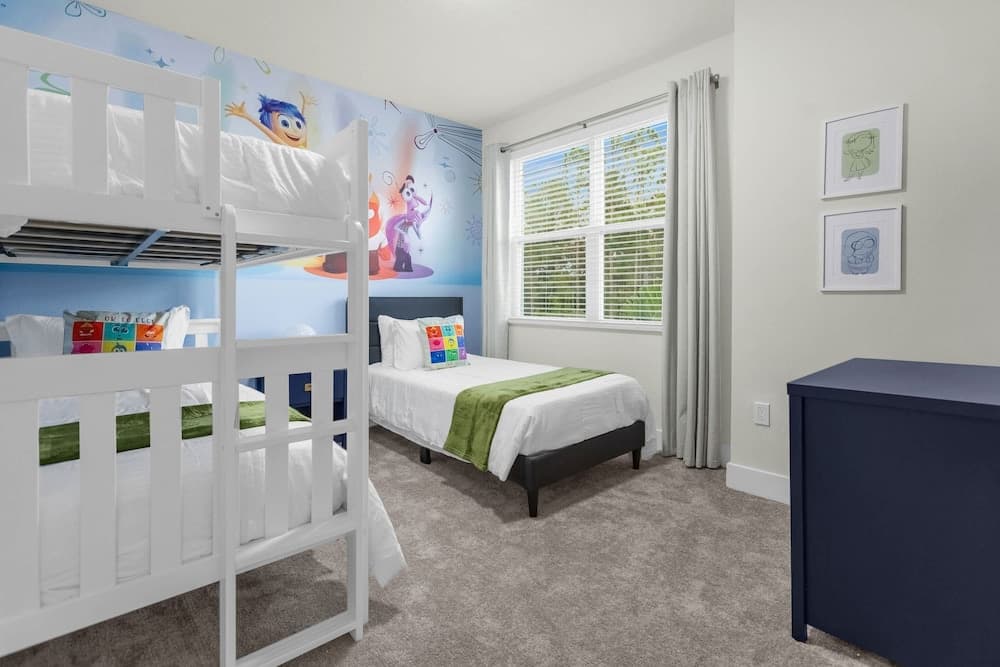 Modern Family Townhome - Image 17