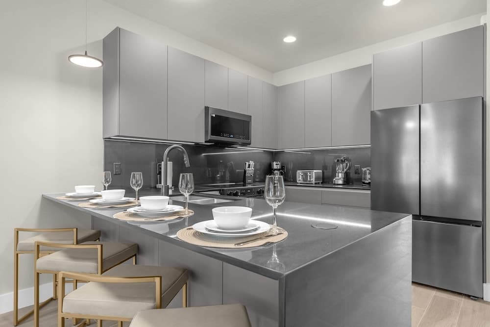 Modern Family Townhouse - Image 5