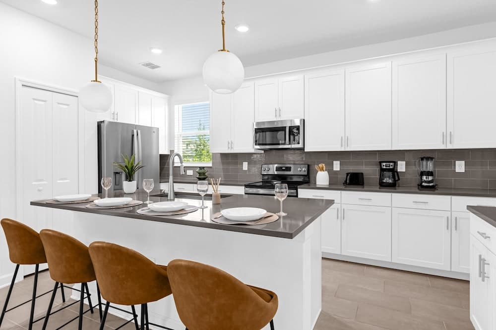 Contemporary Spa Haven - Image 5