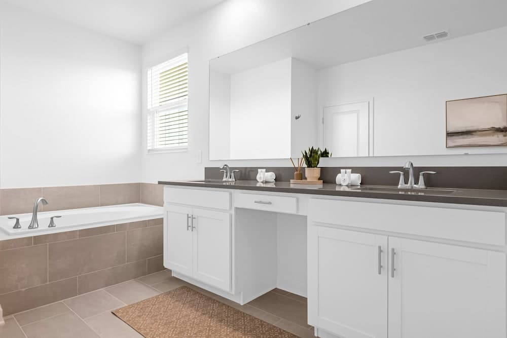 Contemporary Spa Haven - Image 14