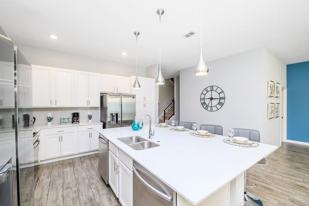 Sunset Splash Retreat - Image 7