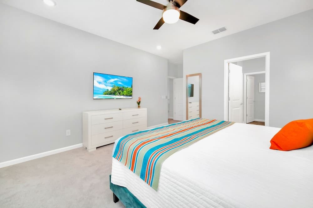 Sunset Splash Retreat - Image 15