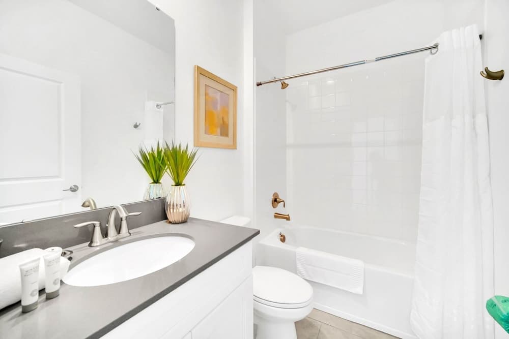 Storey Lake Oasis - Image 18