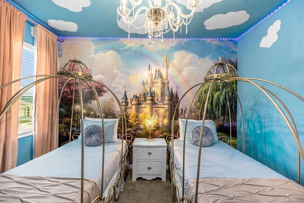 Themed Fun House - Image 20