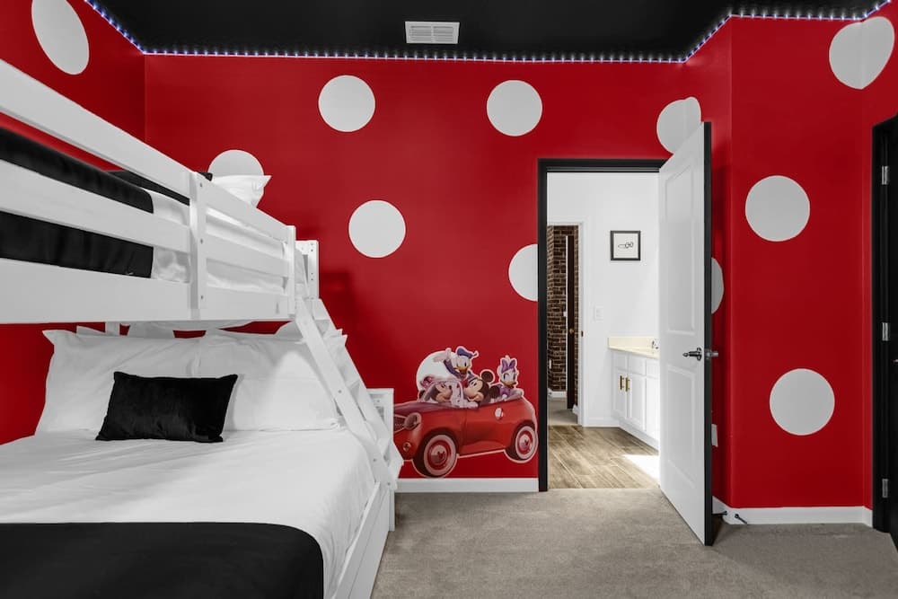 Themed Fun House - Image 23