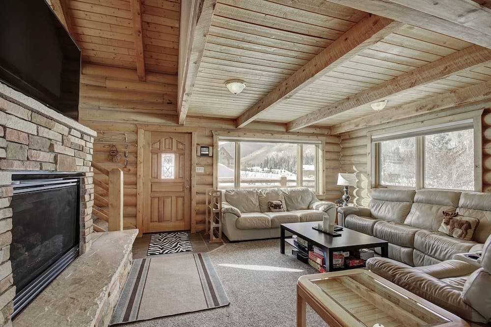 Cook Family Lodge - Image 1