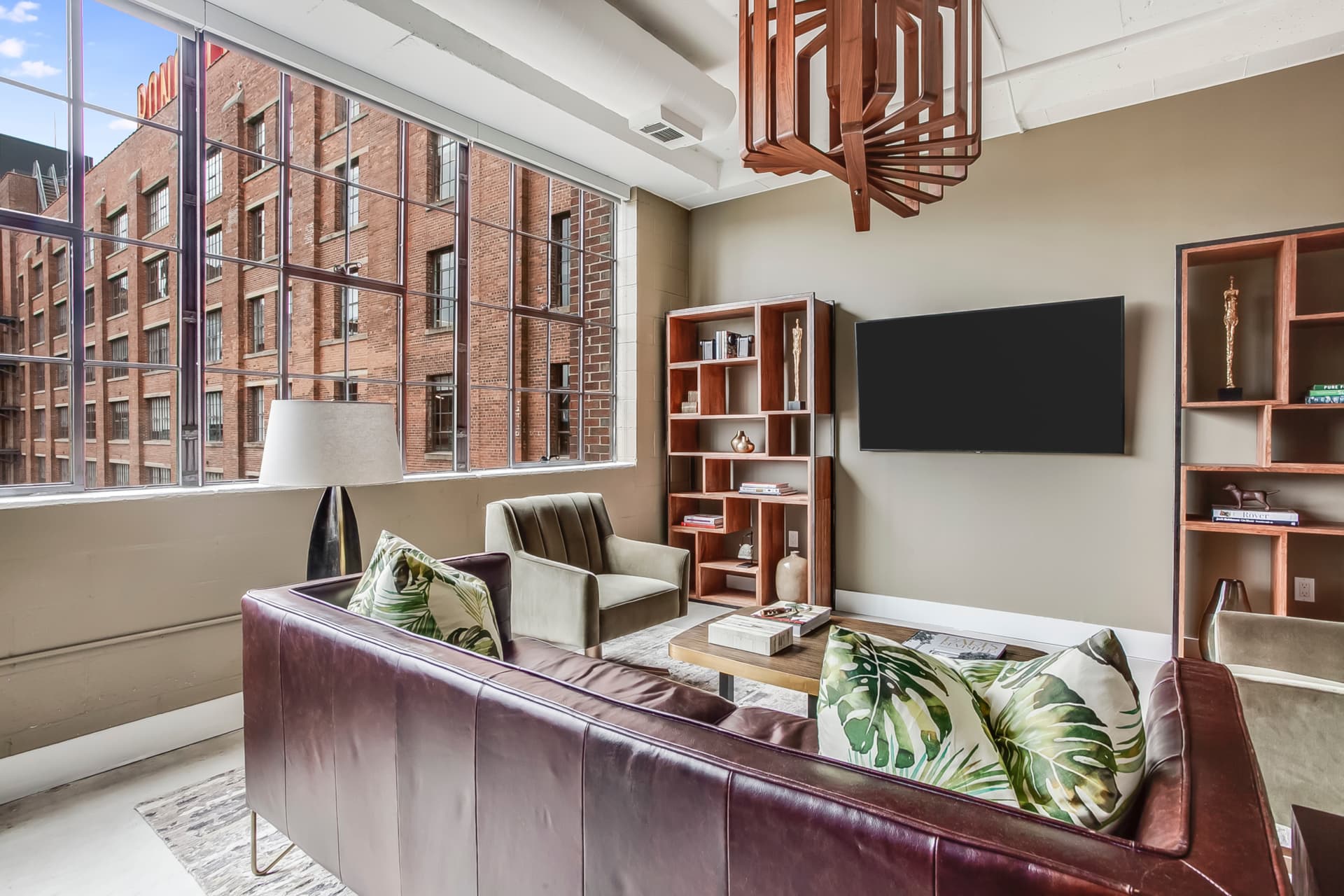 Utopia Abode - Image 2