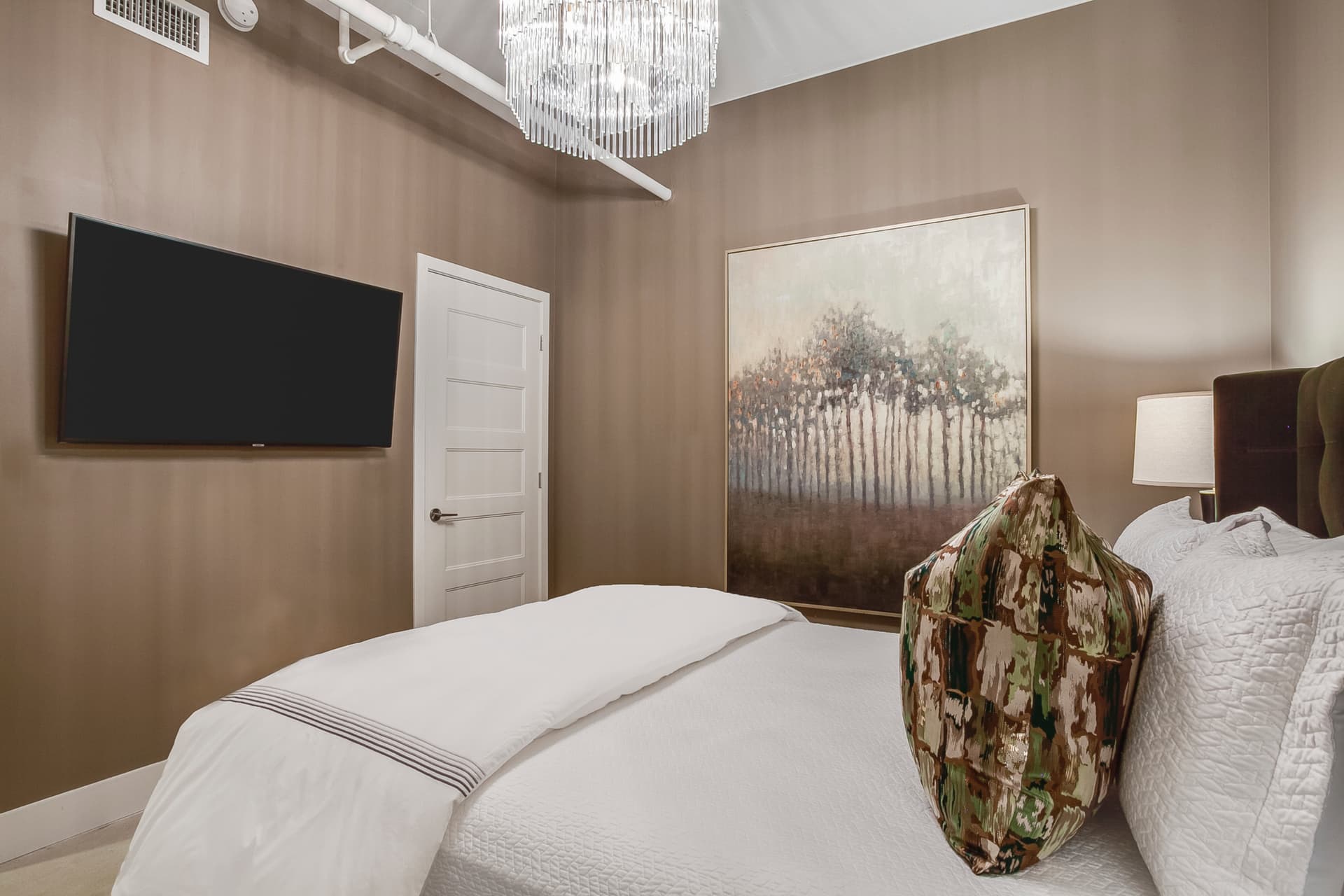 Utopia Abode - Image 13