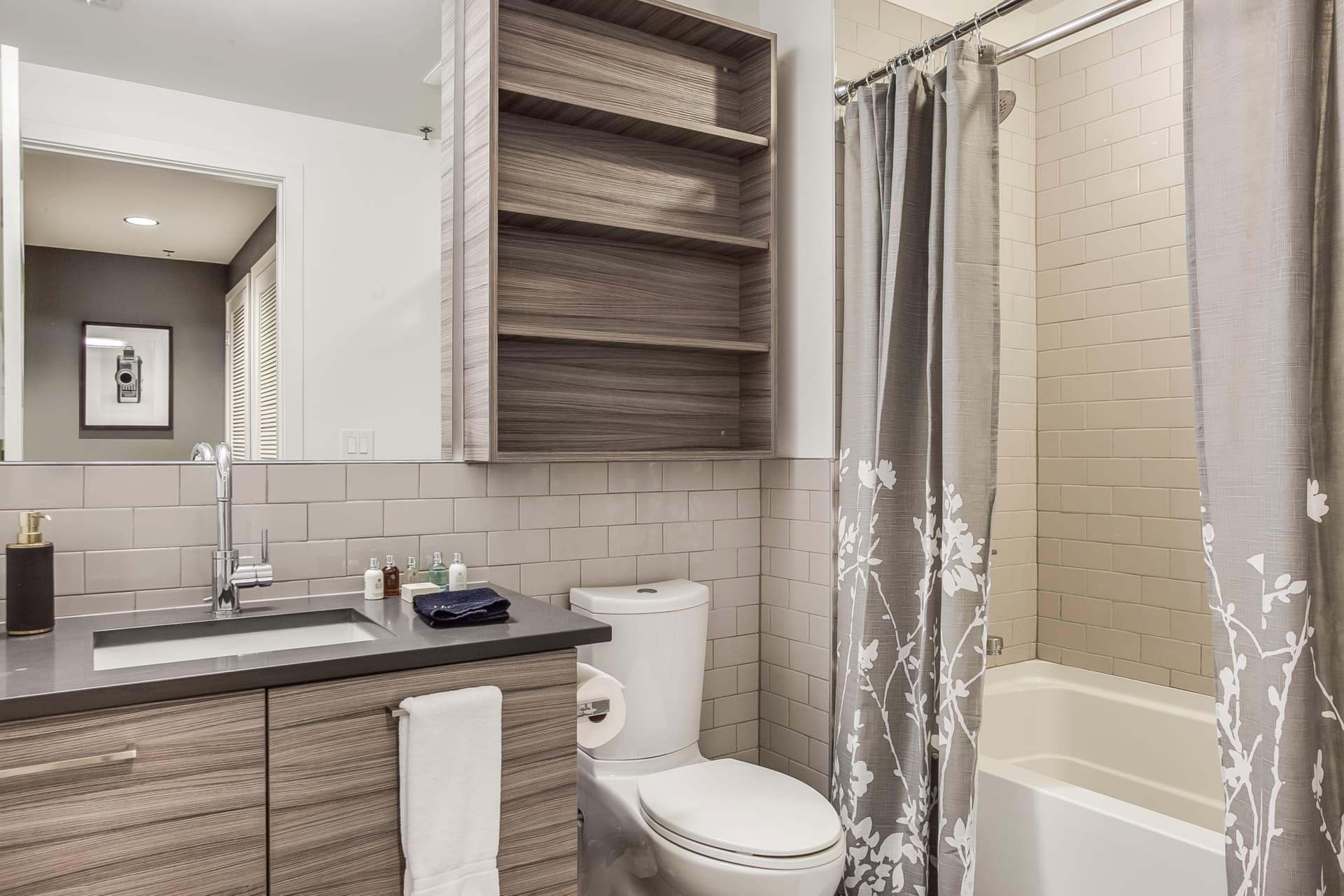 Utopia Abode - Image 14