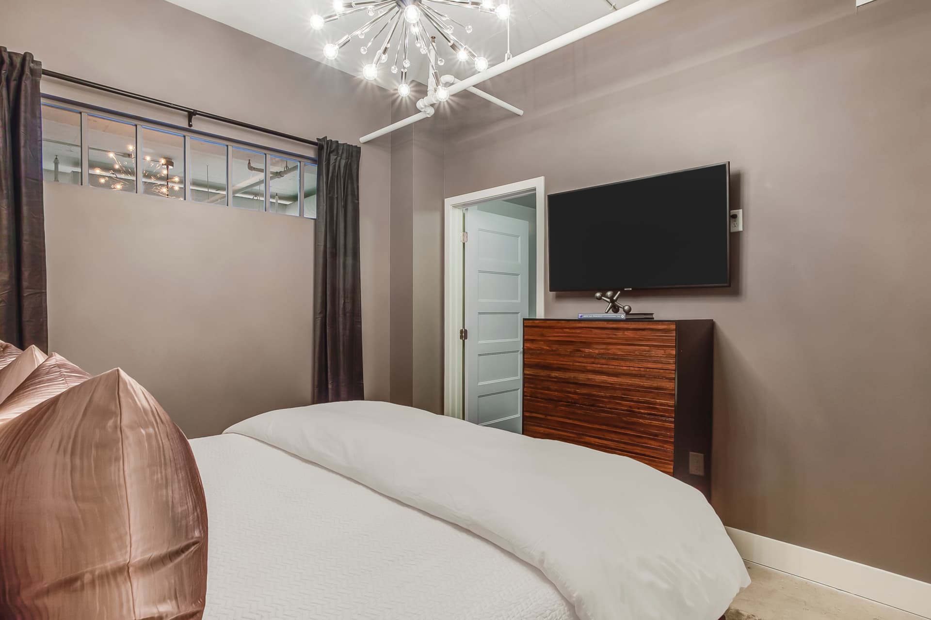 Utopia Abode - Image 18