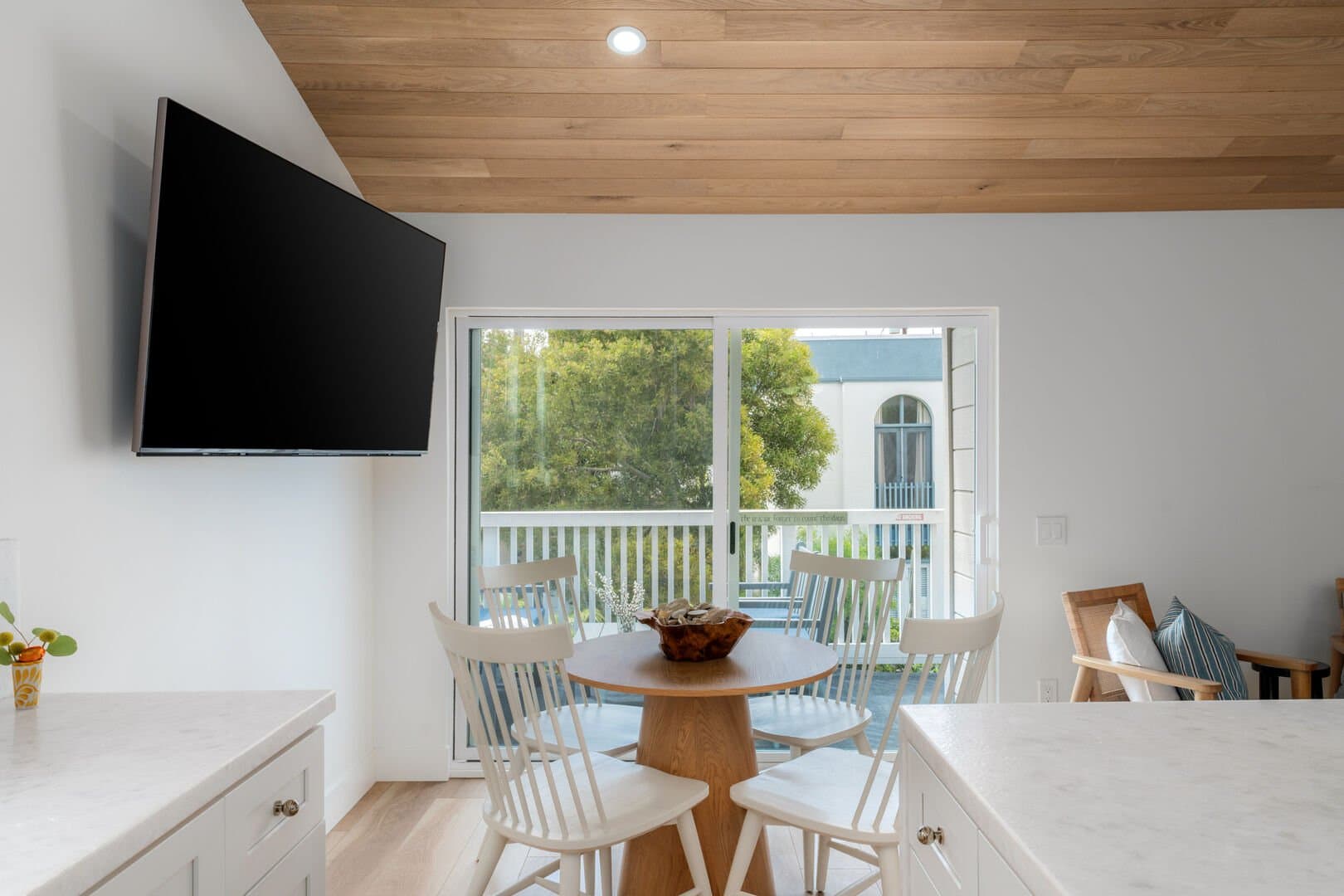 Island Paradise - Image 10