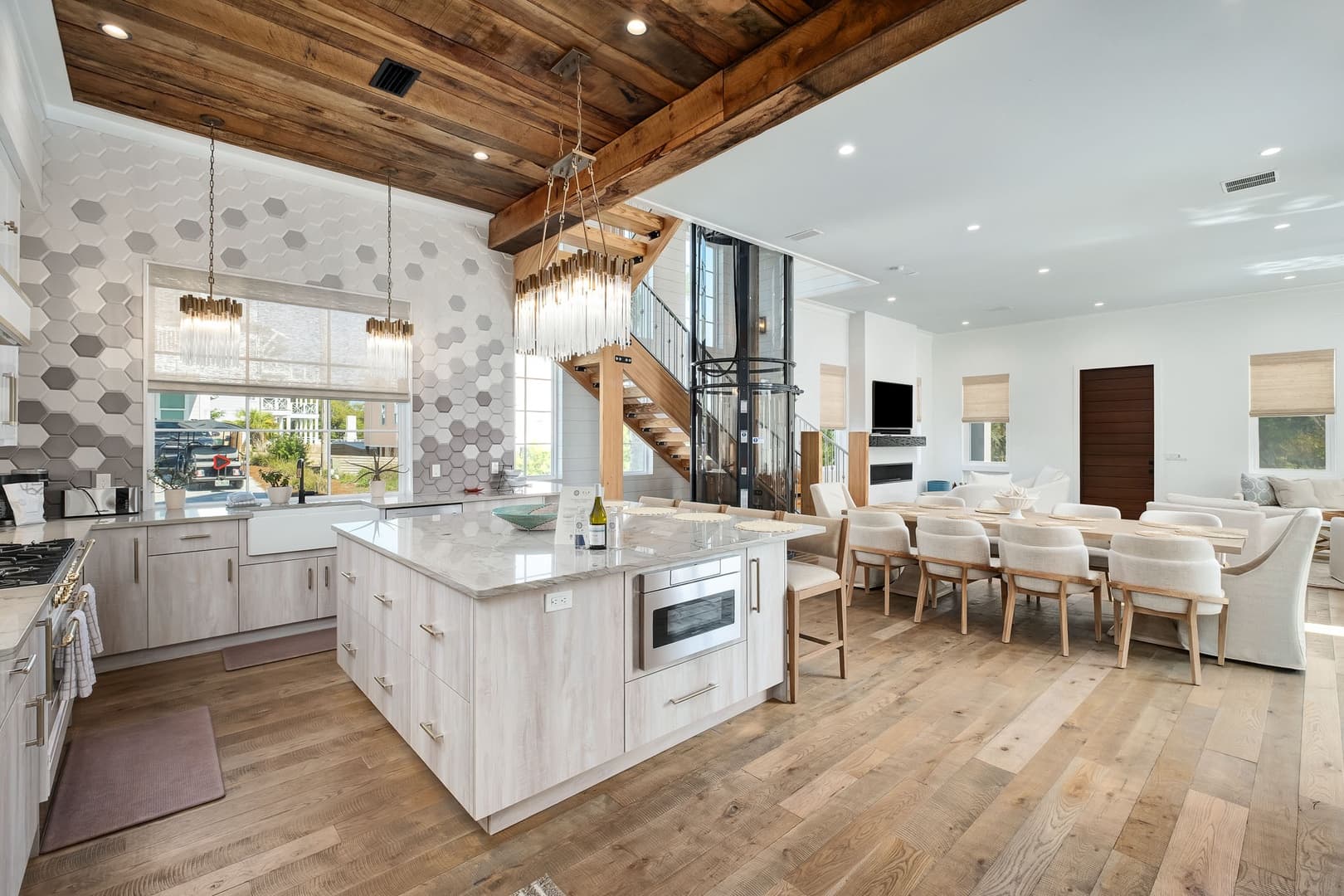 Coastal Dream Manor - Image 33