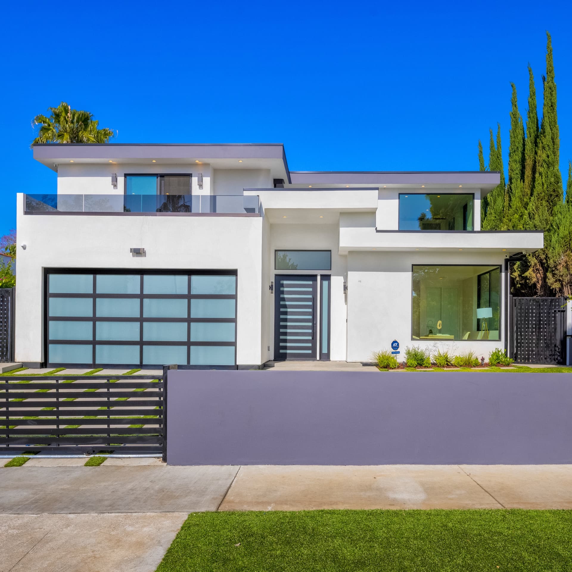 Waring Villa - Image 1