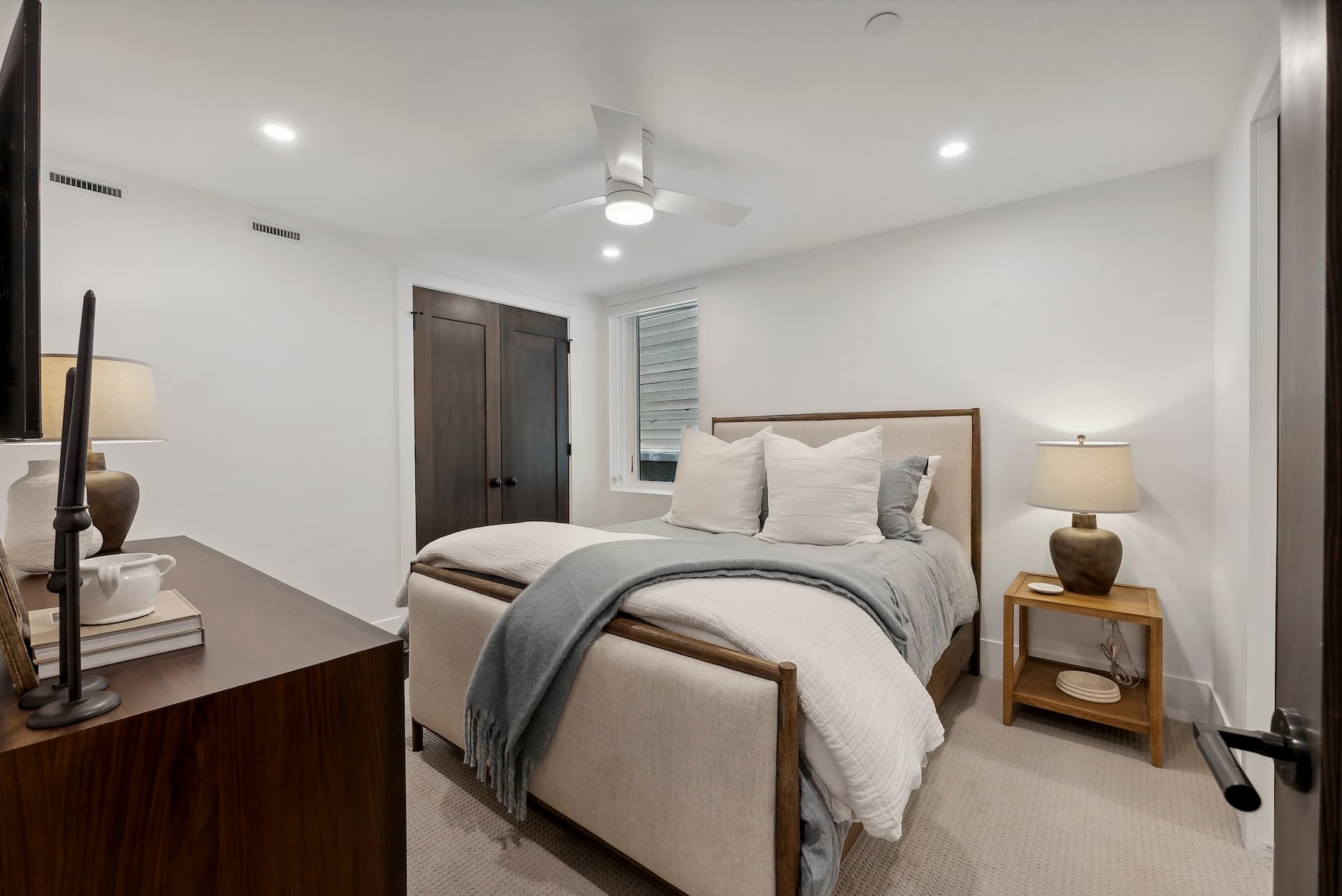 Slopeside Modern in Kings Crown - Image 24