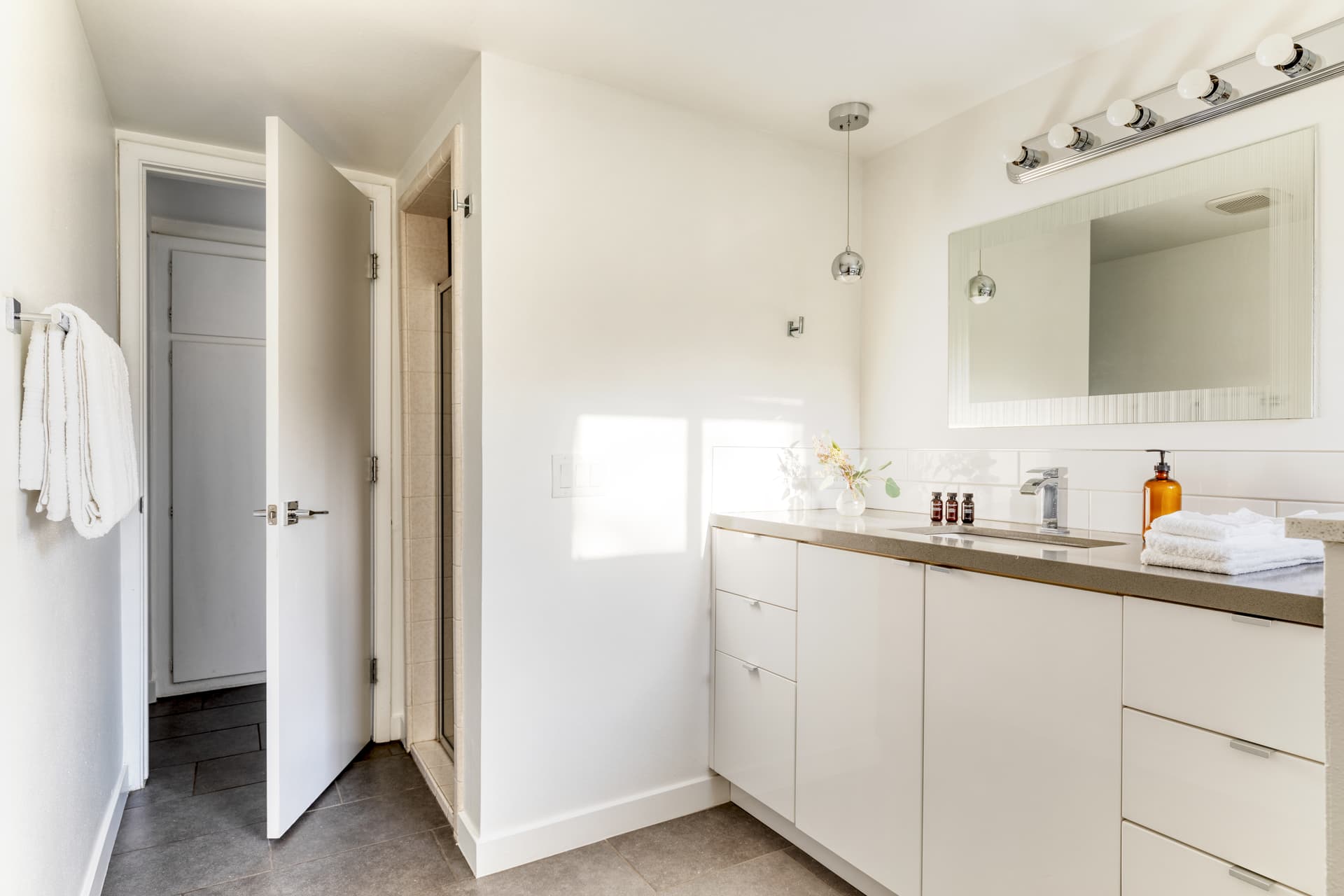 Lloyd House - Image 23