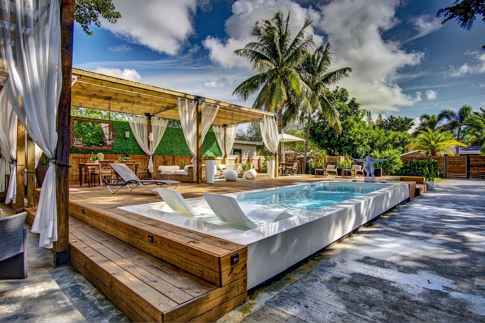 Tree House - Image 37