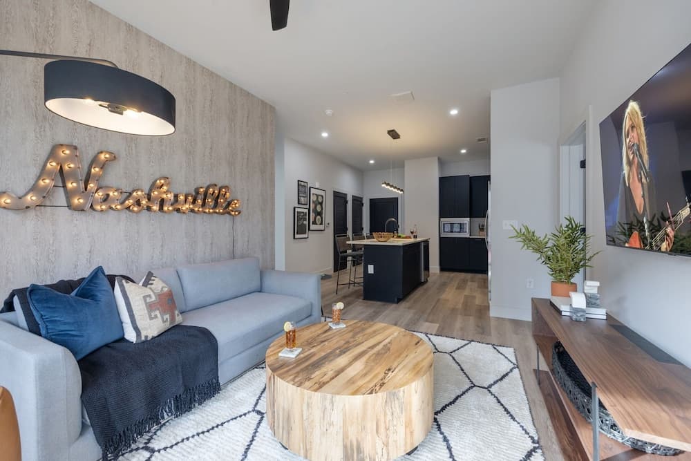 Vandy Vinyl - Image 3