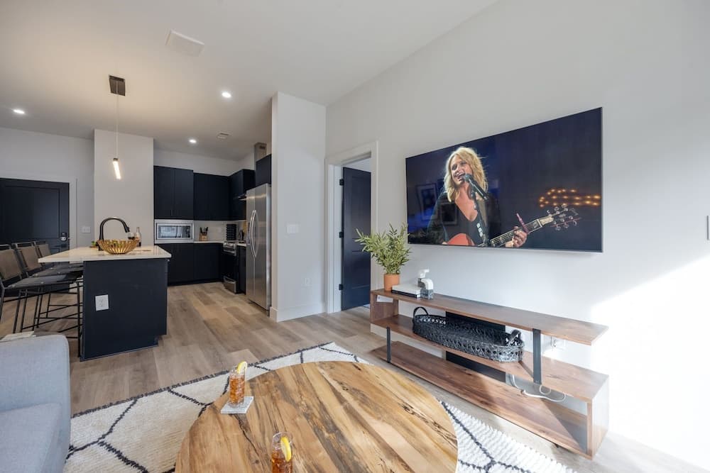 Vandy Vinyl - Image 5