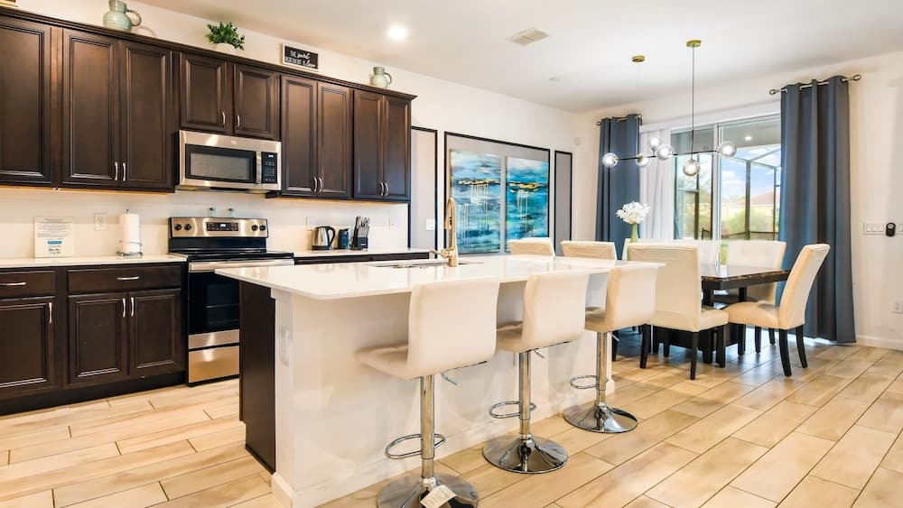 Veranda Palms Lakeview Villa - Image 5