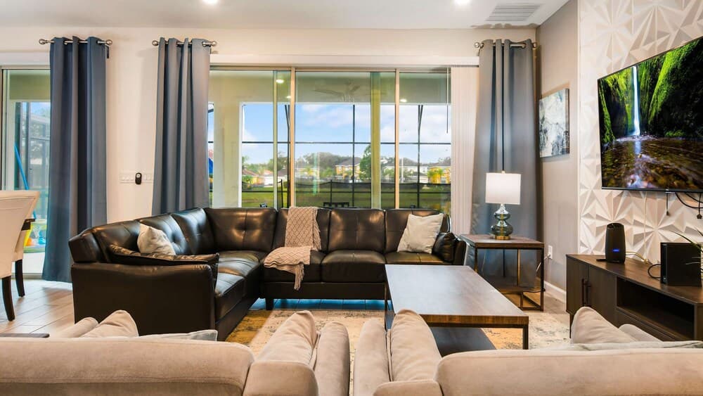 Veranda Palms Lakeview Villa - Image 4