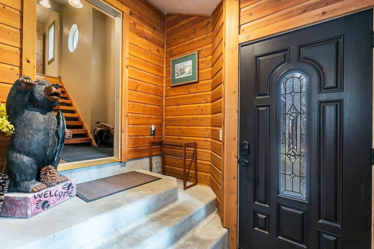 Classic Tahoe Cabin - Image 5
