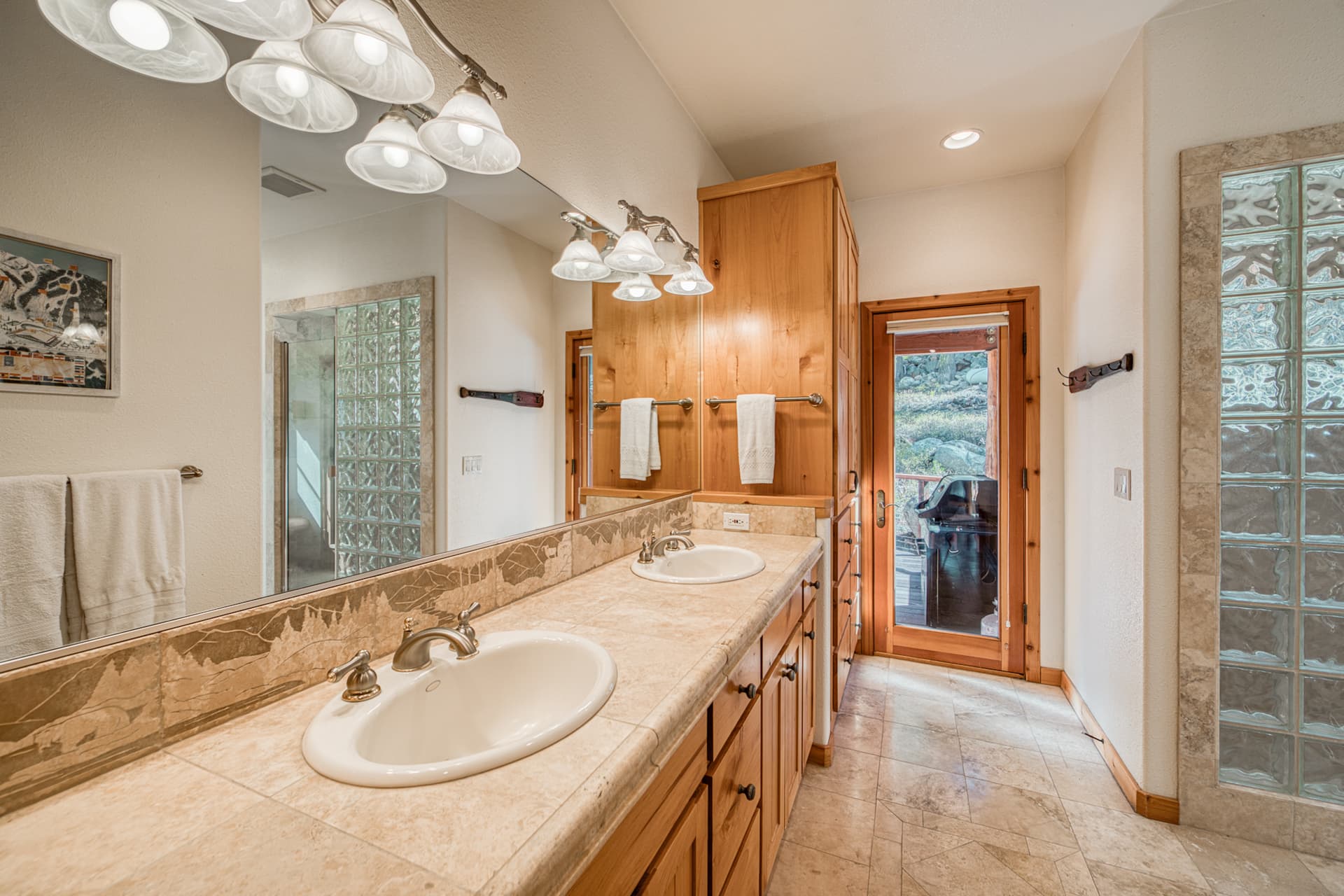 Vibrance Lodge - Image 19