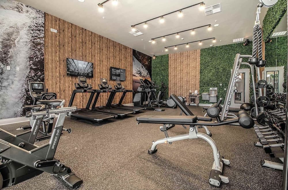 Crowned Escape - Image 28