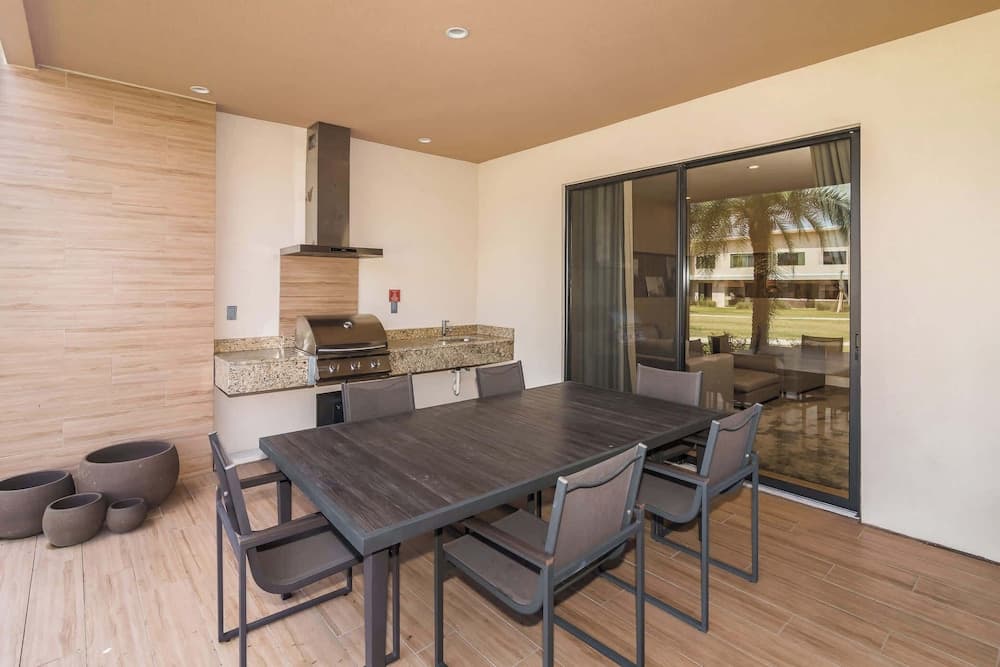 Crowned Escape - Image 22