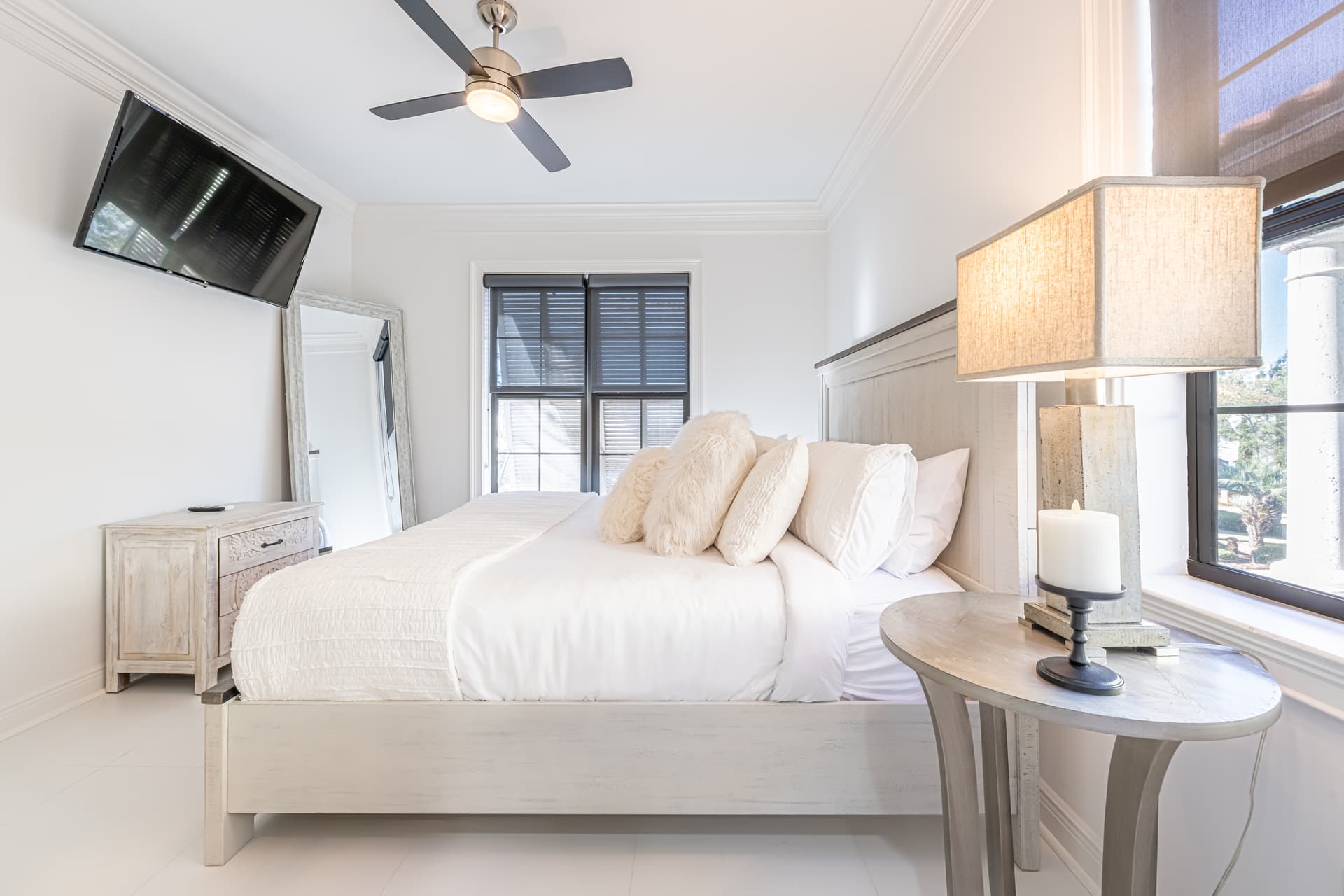 Villa Lago #1922 - Image 26