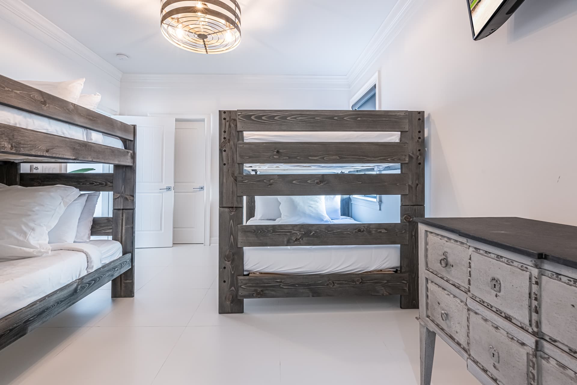 Villa Lago #1922 - Image 29