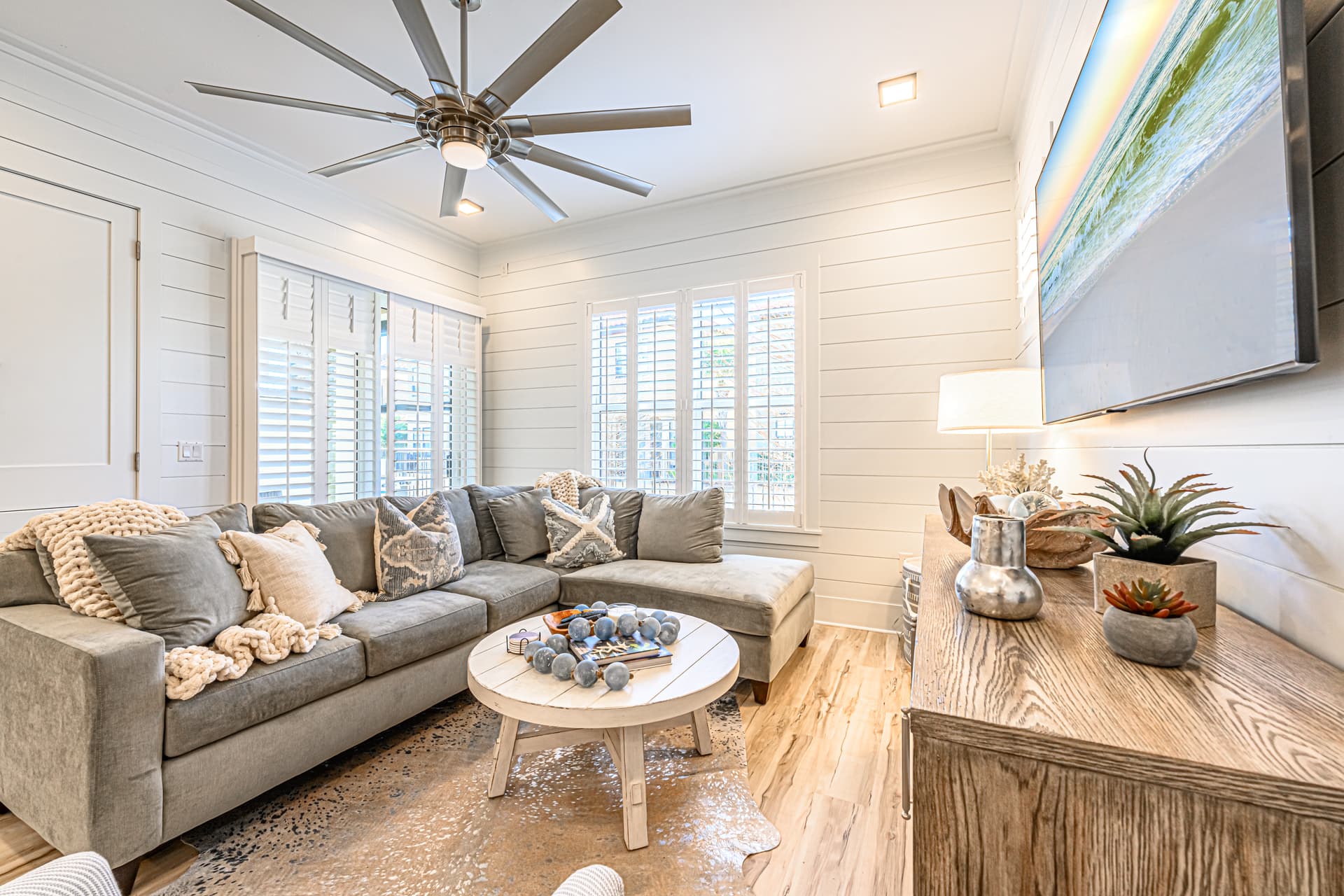 Villa Lago #1966 - Image 4