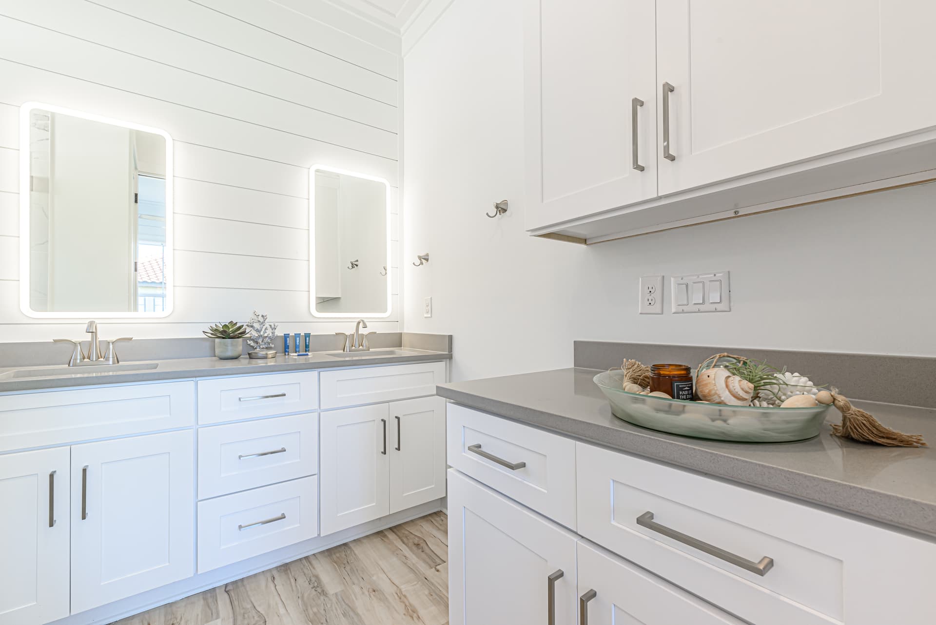 Villa Lago #1966 - Image 18