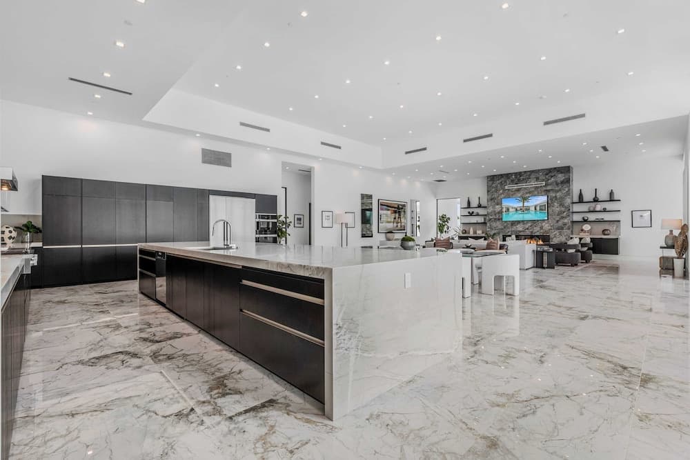 Bravo Villa #3 - Image 18