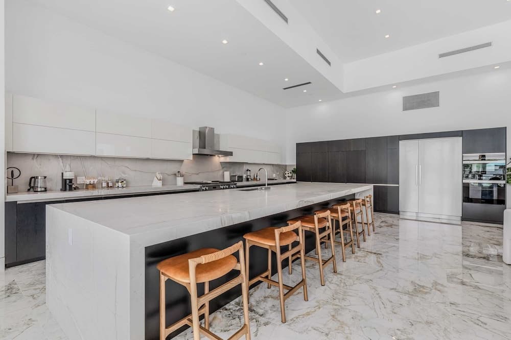 Bravo Villa #3 - Image 10