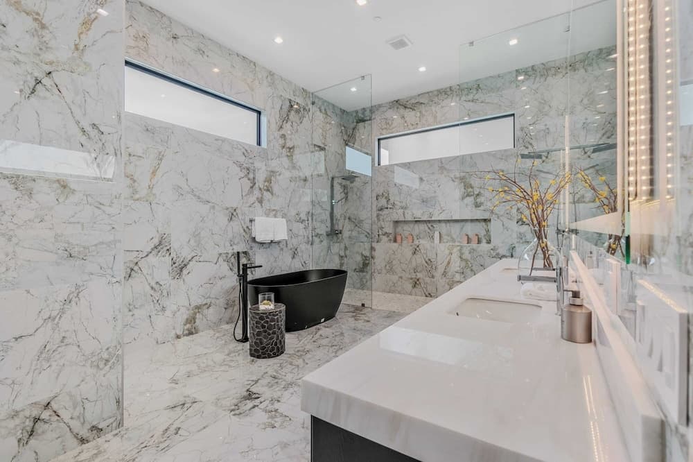 Bravo Villa #3 - Image 28