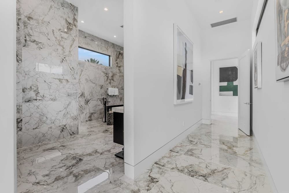 Bravo Villa #3 - Image 34